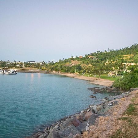 Marina View Apartment Airlie Beach Exteriör bild