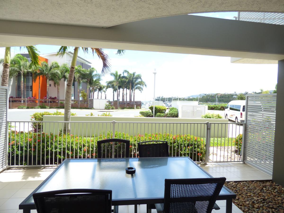 Marina View Apartment Airlie Beach Exteriör bild