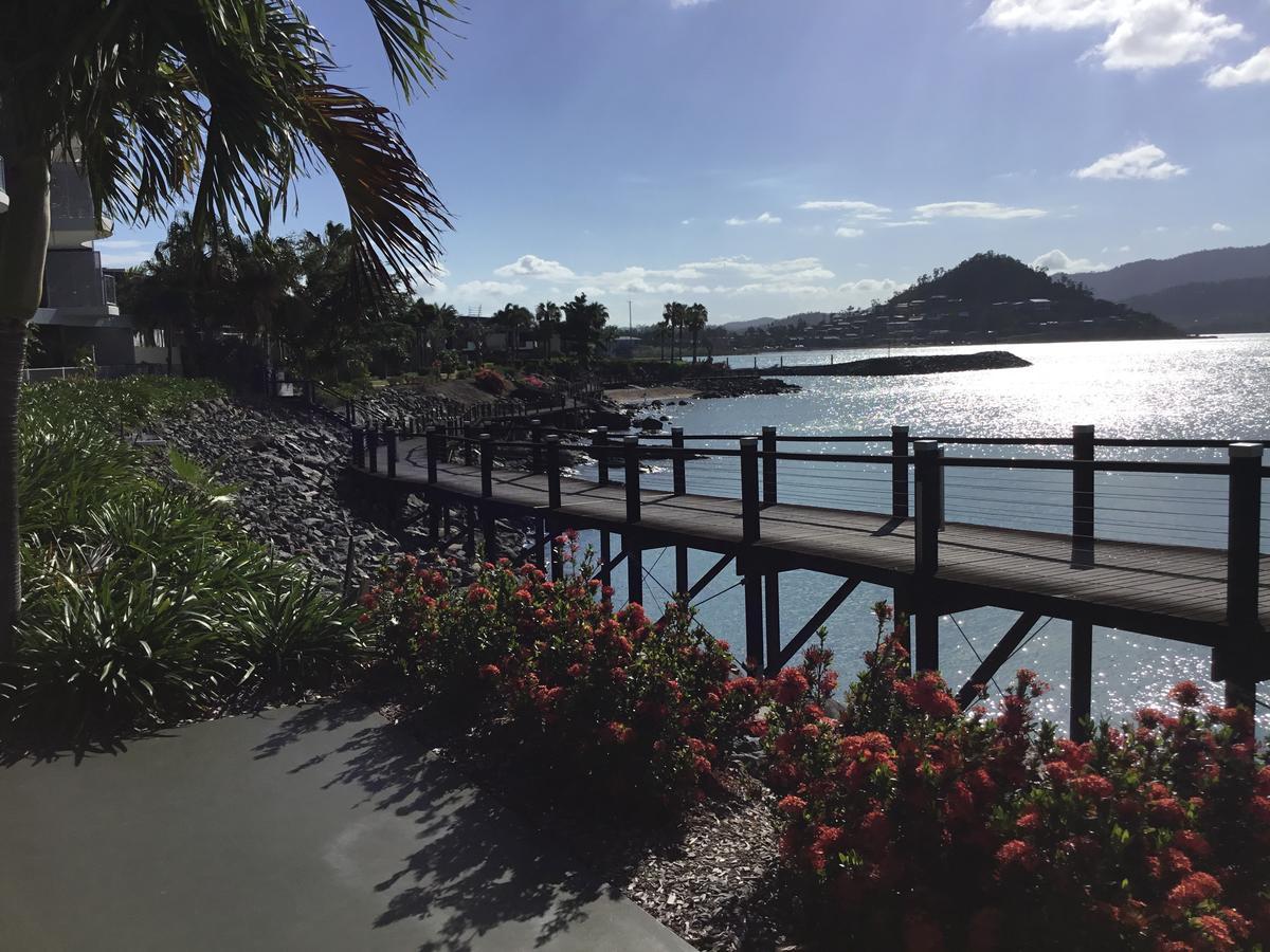 Marina View Apartment Airlie Beach Exteriör bild