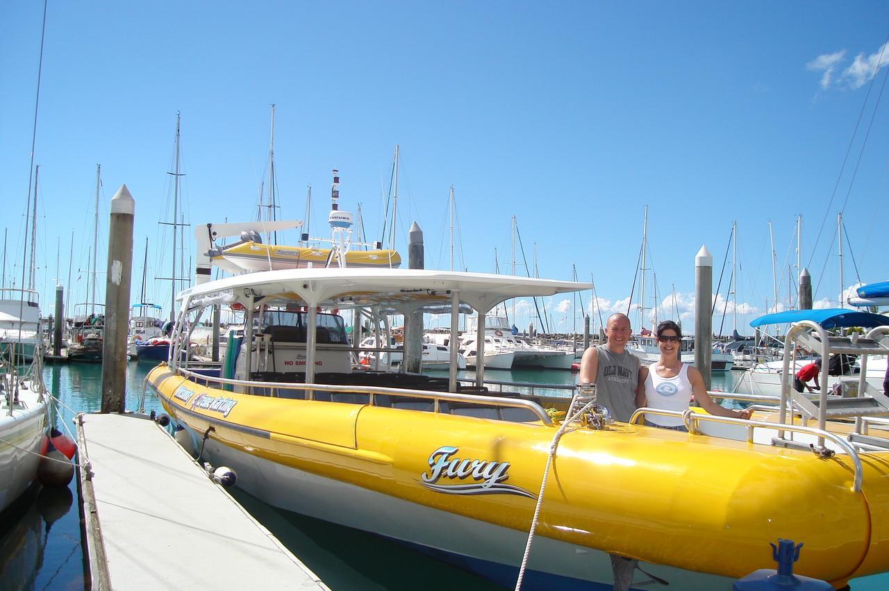 Marina View Apartment Airlie Beach Exteriör bild